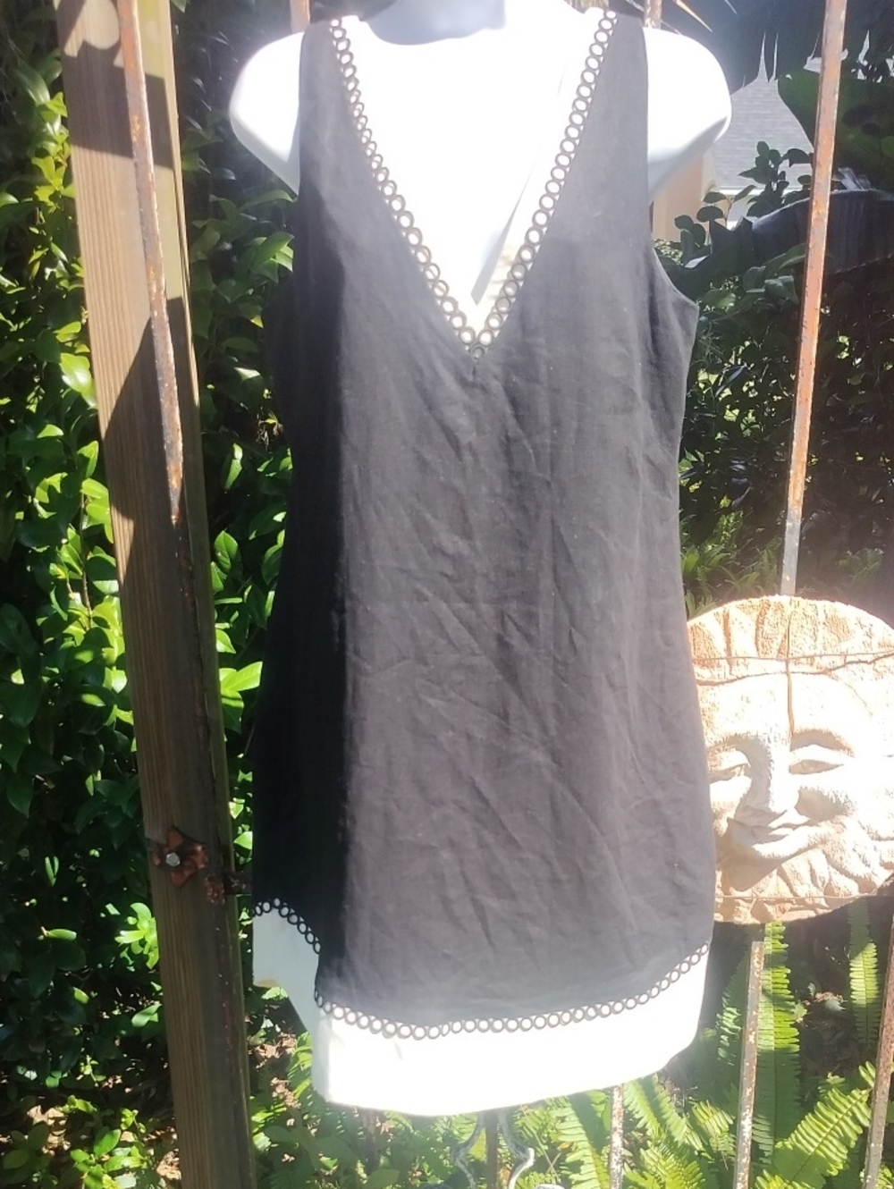 Vince Camuto Medium Women’s Black V-Neck Linen Dress